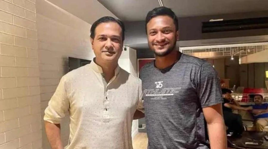 বিসিবি পরিচালক আসিফ আকবর লন্ডনে সাকিবের জন্মদিন উদযাপন