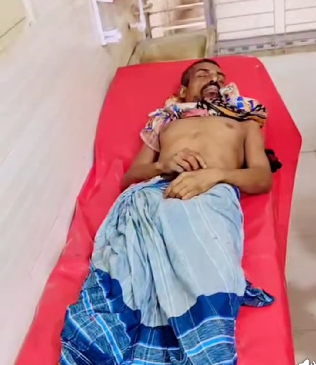 ছোট ভাইয়ের কোদালের কোঁপে বড় ভাই নিহত